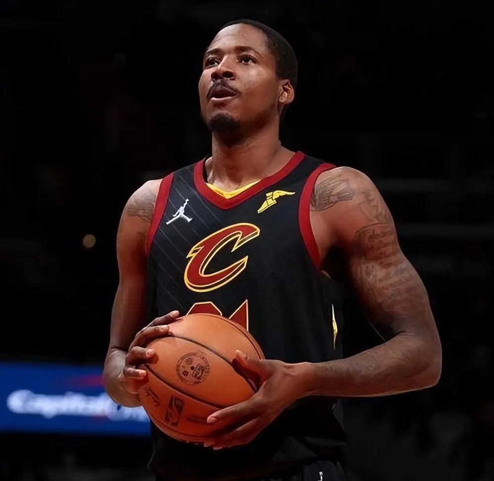 包含清晨孟菲斯灰熊止住颓势：NBA常规赛节点到来，质疑声仍在，轮换策略成焦点的词条