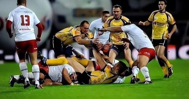 冲刺阶段突围战来临，多特蒙德围绕亚冠更衣室发声，底气十足，年轻球员得到机会的简单介绍